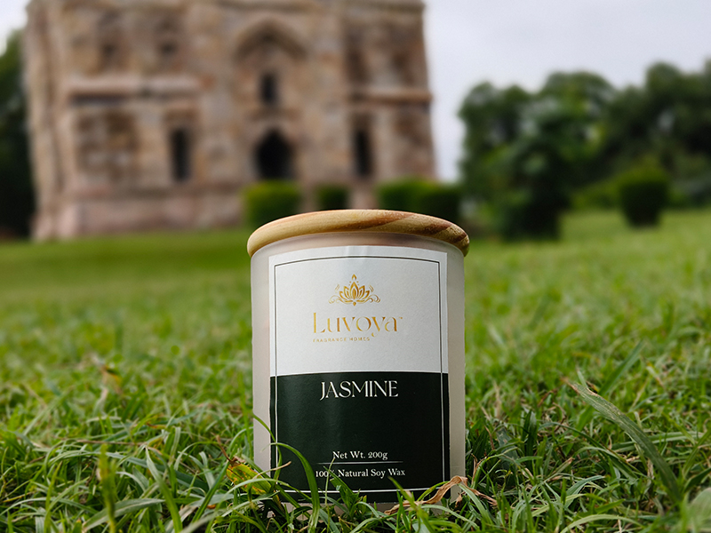 LUVOYA Jasmine scented candle