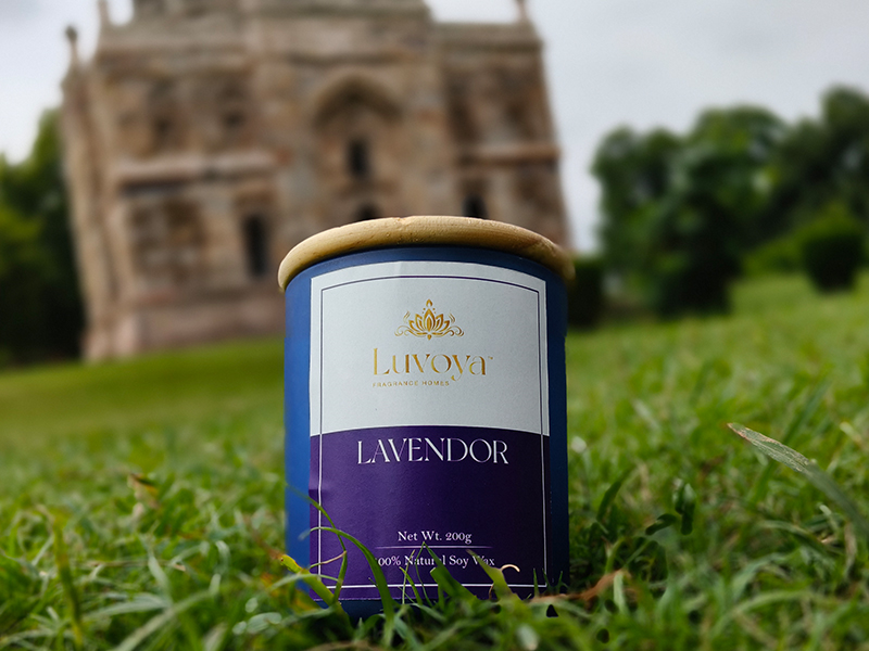 LUVOYA Lavender scented candle